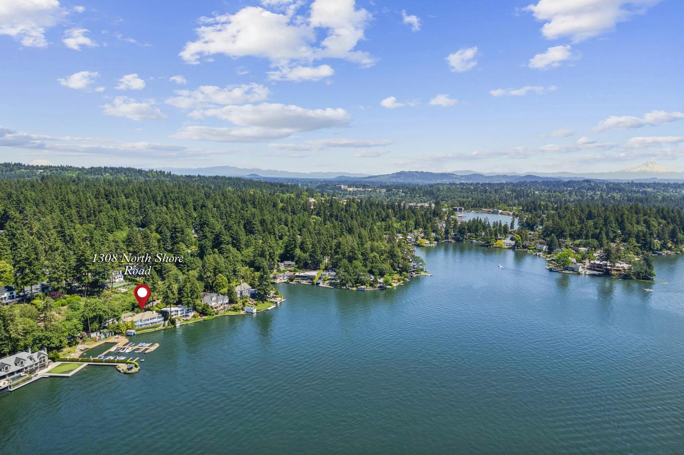 Lake Oswego, Clackamas, 97034, United States, 2 Bedrooms Bedrooms, ,3 BathroomsBathrooms,Residential,For Sale,1943673