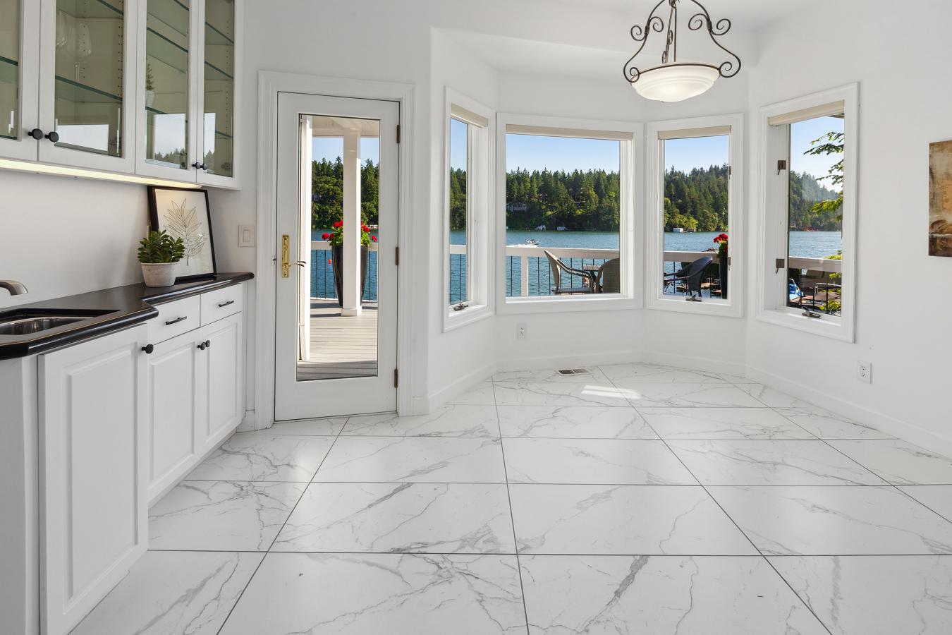 Lake Oswego, Clackamas, 97034, United States, 2 Bedrooms Bedrooms, ,3 BathroomsBathrooms,Residential,For Sale,1943673