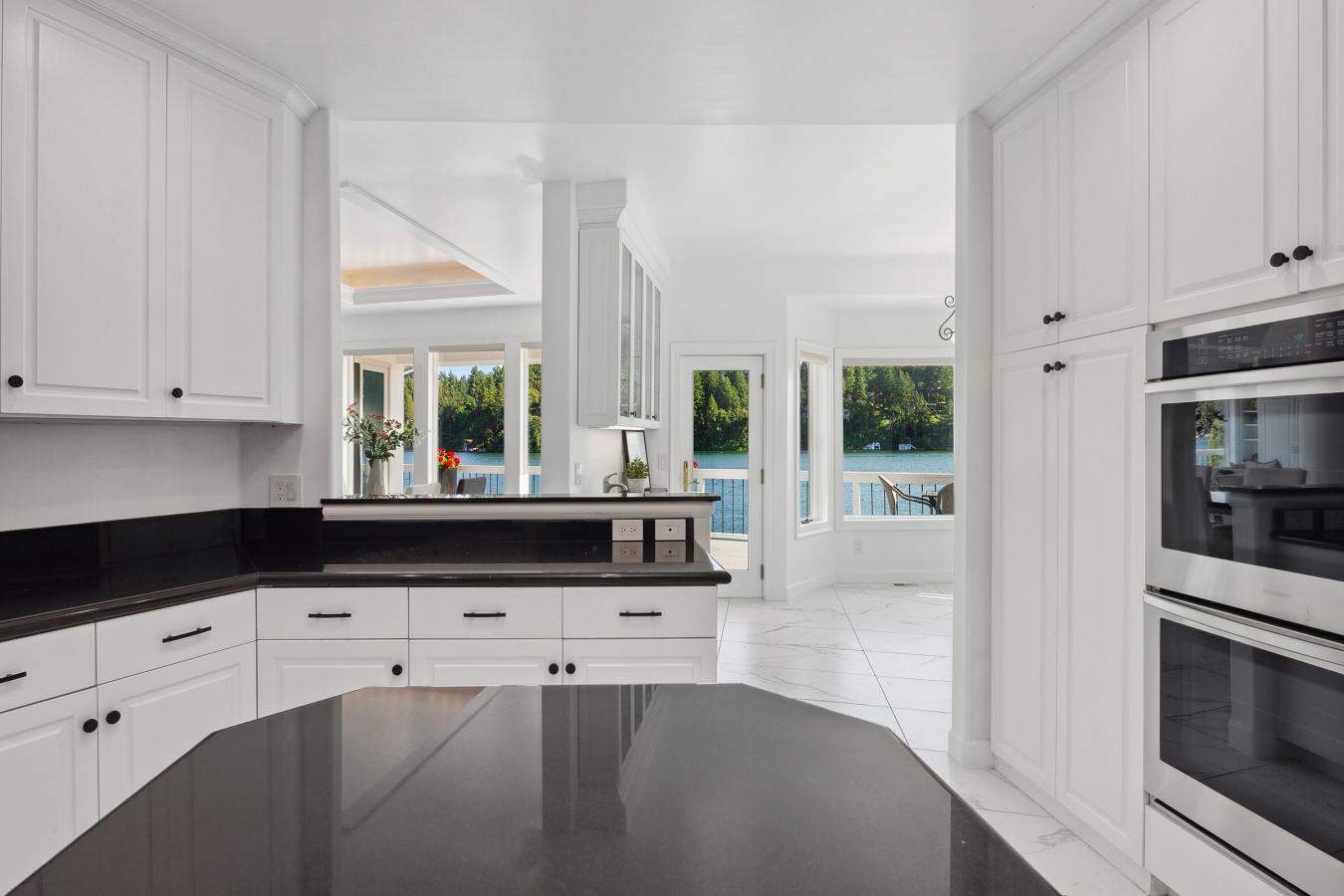 Lake Oswego, Clackamas, 97034, United States, 2 Bedrooms Bedrooms, ,3 BathroomsBathrooms,Residential,For Sale,1943673