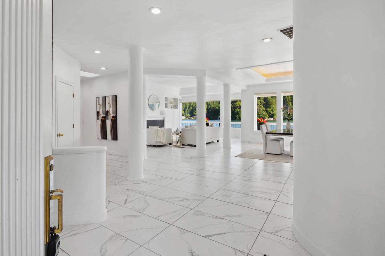 Lake Oswego, Clackamas, 97034, United States, 2 Bedrooms Bedrooms, ,3 BathroomsBathrooms,Residential,For Sale,1943673