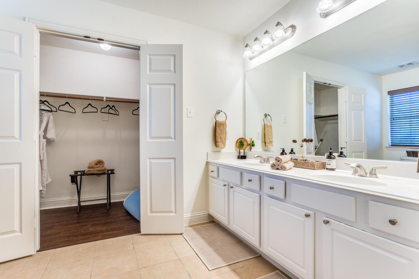 Garland, Dallas, 75043, United States, 3 Bedrooms Bedrooms, ,3 BathroomsBathrooms,Residential,For Sale,1943947