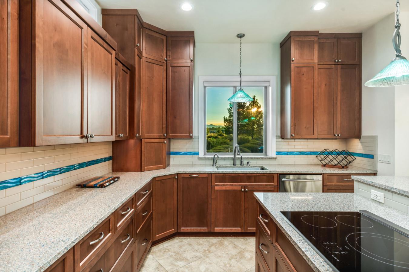 Bend, Oregon, 97702, United States, 3 Bedrooms Bedrooms, ,4 BathroomsBathrooms,Residential,For Sale,1944217