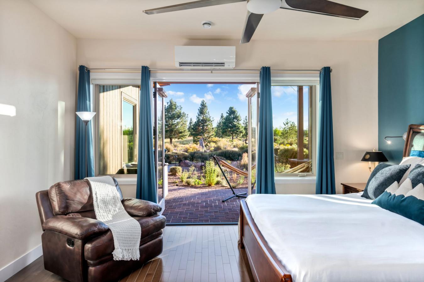 Bend, Oregon, 97702, United States, 3 Bedrooms Bedrooms, ,4 BathroomsBathrooms,Residential,For Sale,1944217