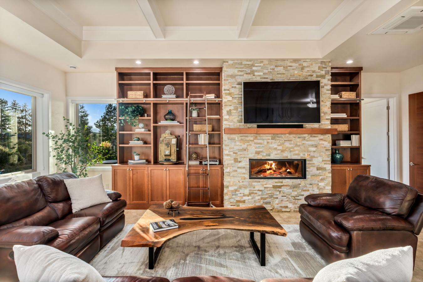 Bend, Oregon, 97702, United States, 3 Bedrooms Bedrooms, ,4 BathroomsBathrooms,Residential,For Sale,1944217