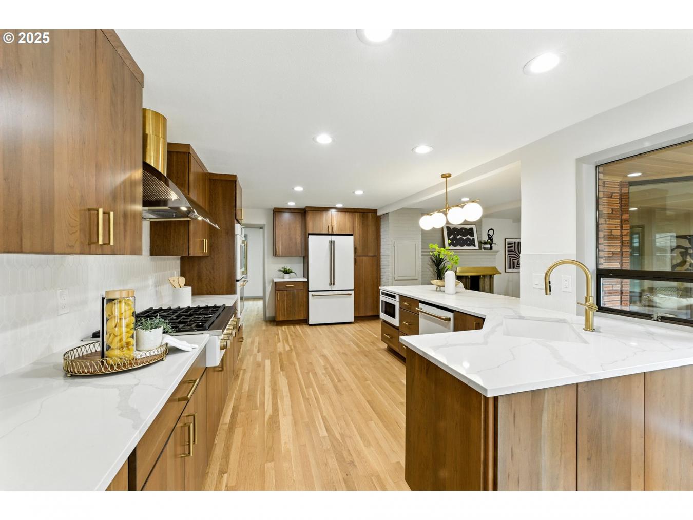 Vancouver, Clark, 98665, United States, 3 Bedrooms Bedrooms, ,4 BathroomsBathrooms,Residential,For Sale,1943942
