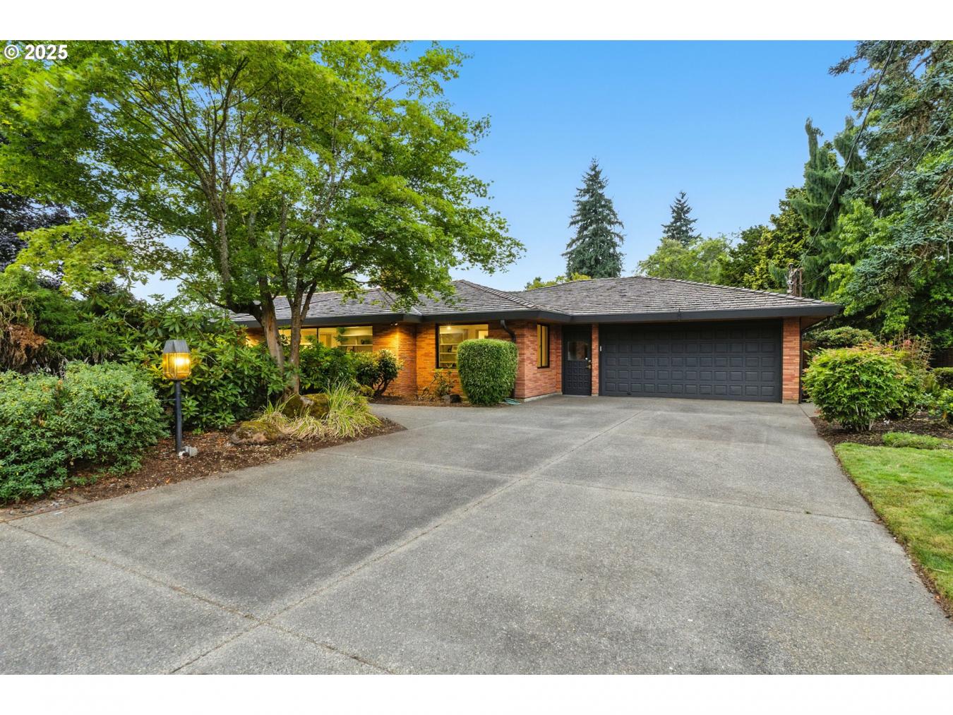 Vancouver, Clark, 98665, United States, 3 Bedrooms Bedrooms, ,4 BathroomsBathrooms,Residential,For Sale,1943942