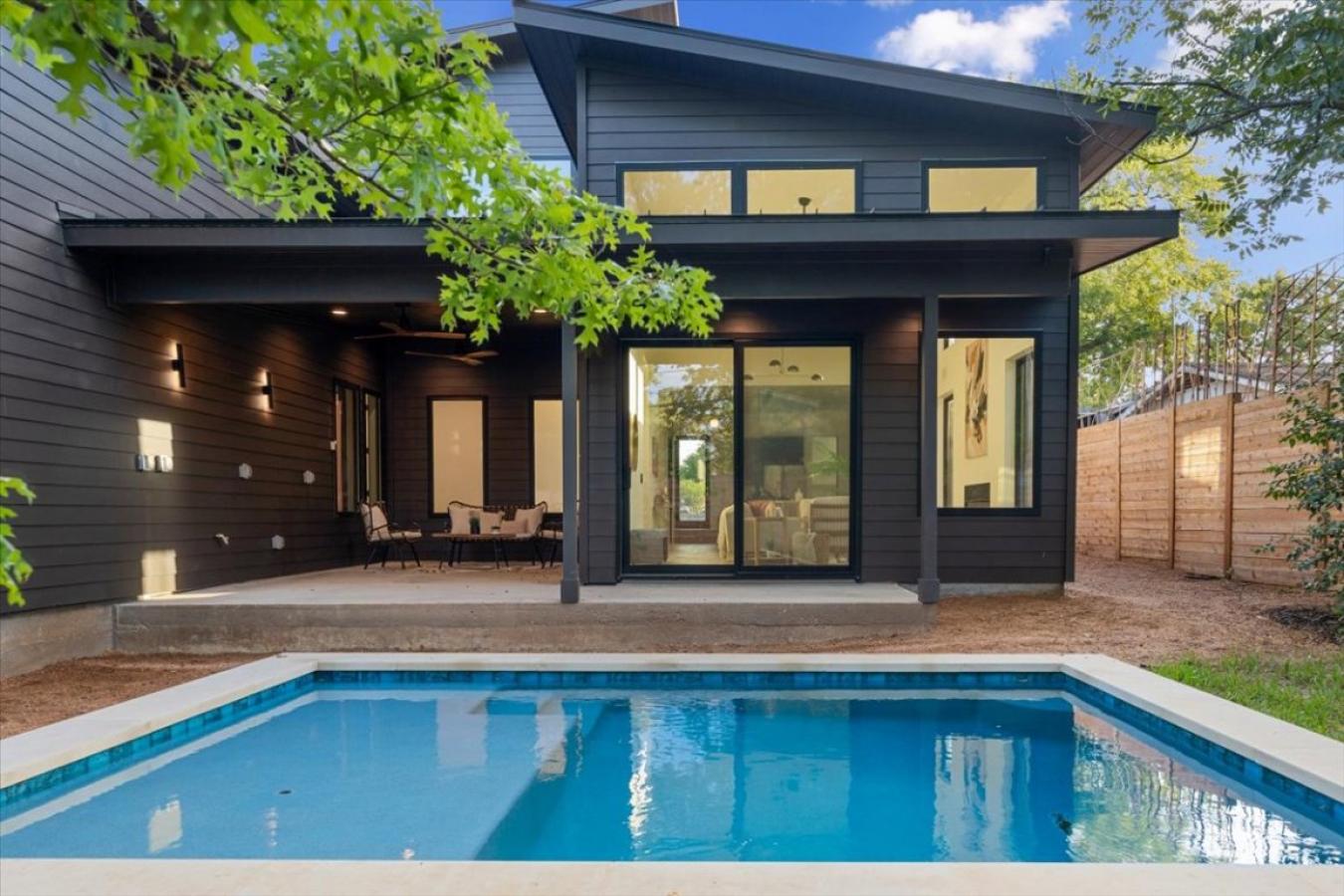 Austin, Travis, 78745, United States, 4 Bedrooms Bedrooms, ,3 BathroomsBathrooms,Residential,For Sale,1945177