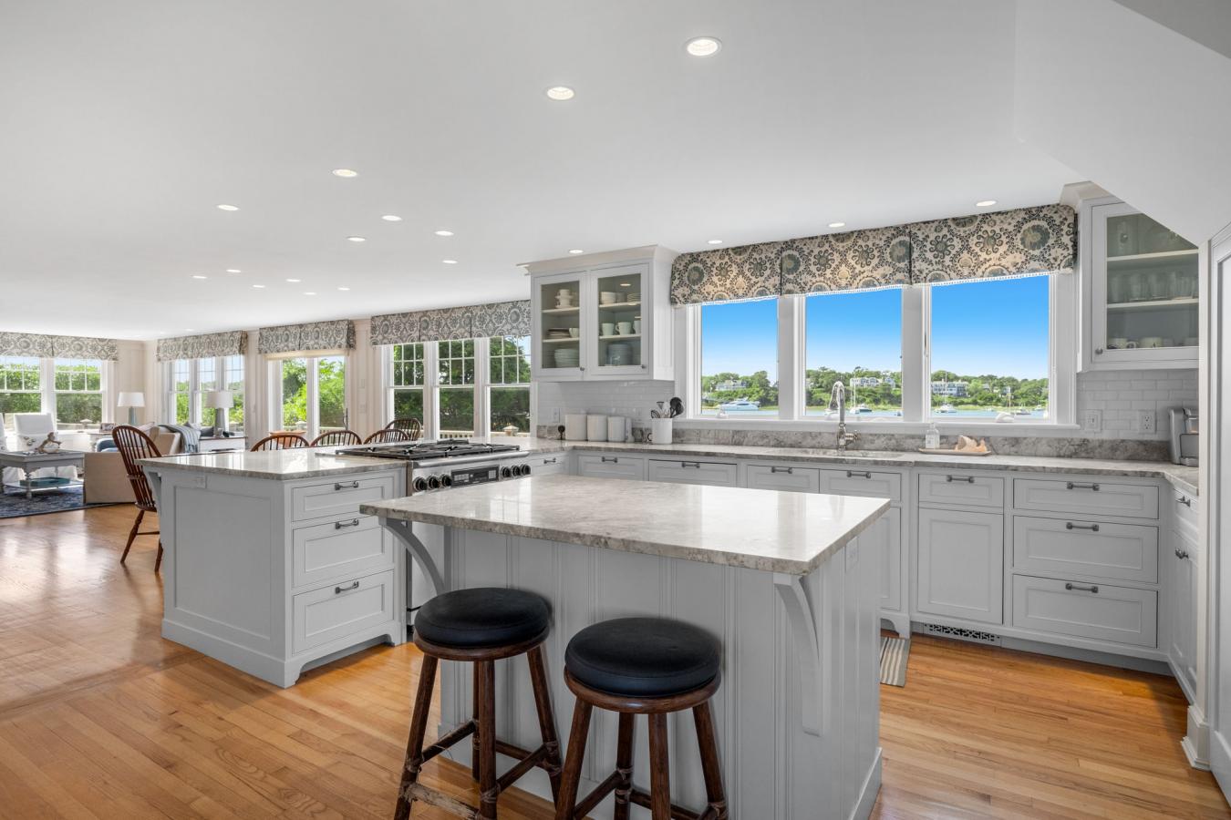 Chatham, Barnstable, 02633, United States, 4 Bedrooms Bedrooms, ,4 BathroomsBathrooms,Residential,For Sale,1945711