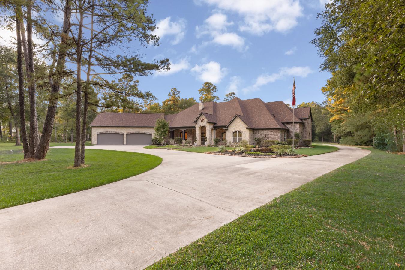 New Caney, Texas, 77357, United States, 7 Bedrooms Bedrooms, ,5 BathroomsBathrooms,Residential,For Sale,1952226