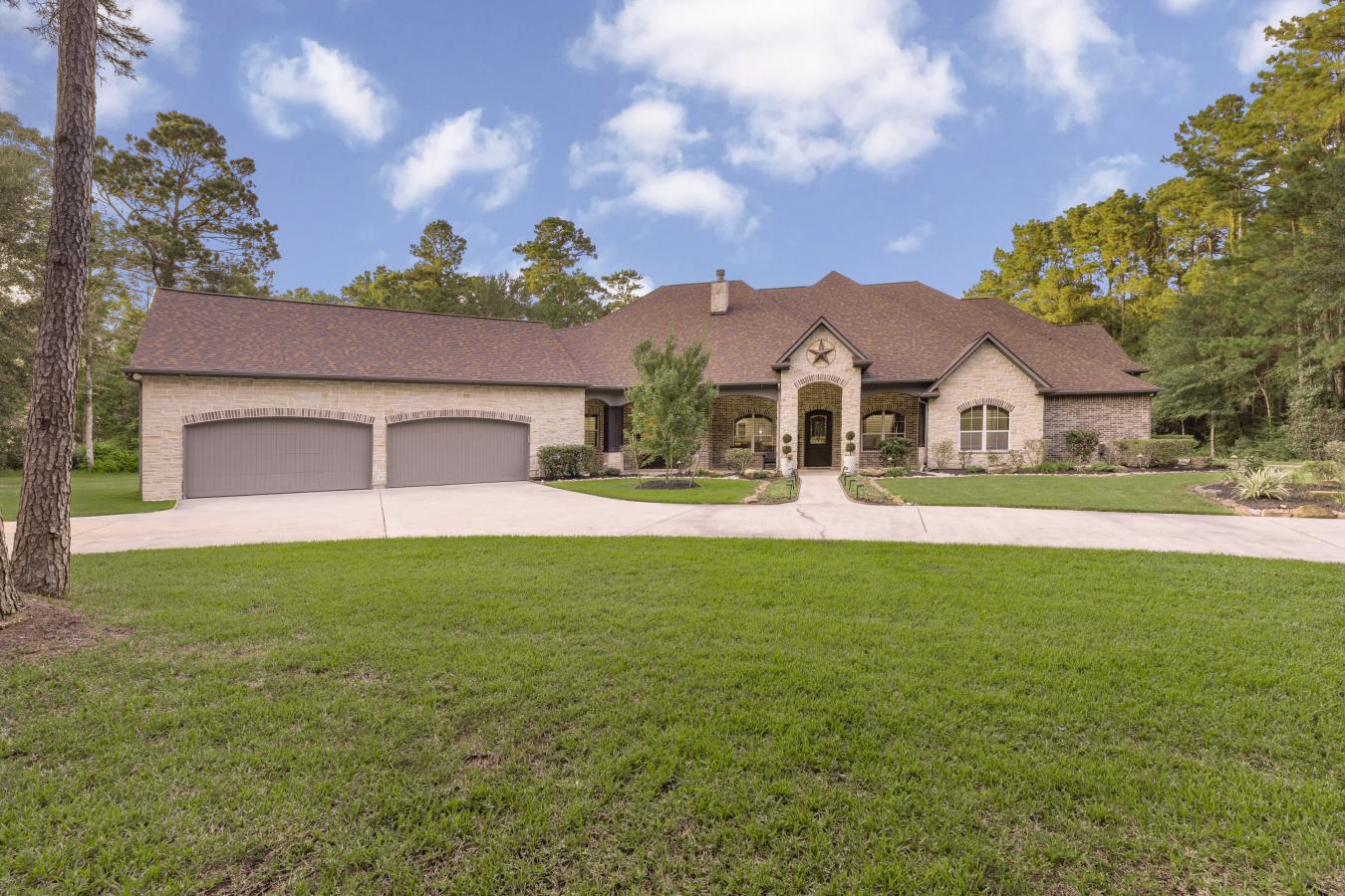 New Caney, Texas, 77357, United States, 7 Bedrooms Bedrooms, ,5 BathroomsBathrooms,Residential,For Sale,1952226