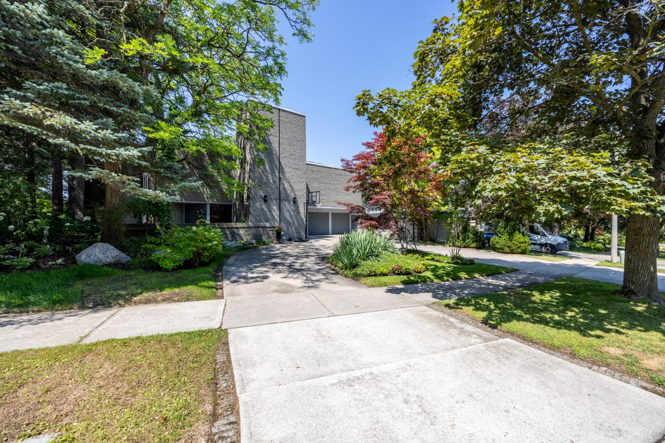 Toronto, ON, M3B 2B9, Canada, 4 Bedrooms Bedrooms, ,5 BathroomsBathrooms,Residential,For Sale,1944204
