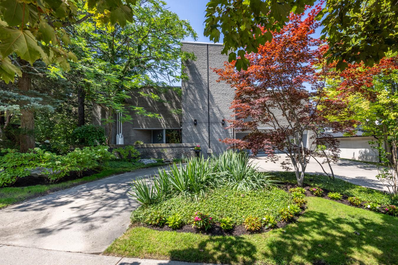 Toronto, ON, M3B 2B9, Canada, 4 Bedrooms Bedrooms, ,5 BathroomsBathrooms,Residential,For Sale,1944204
