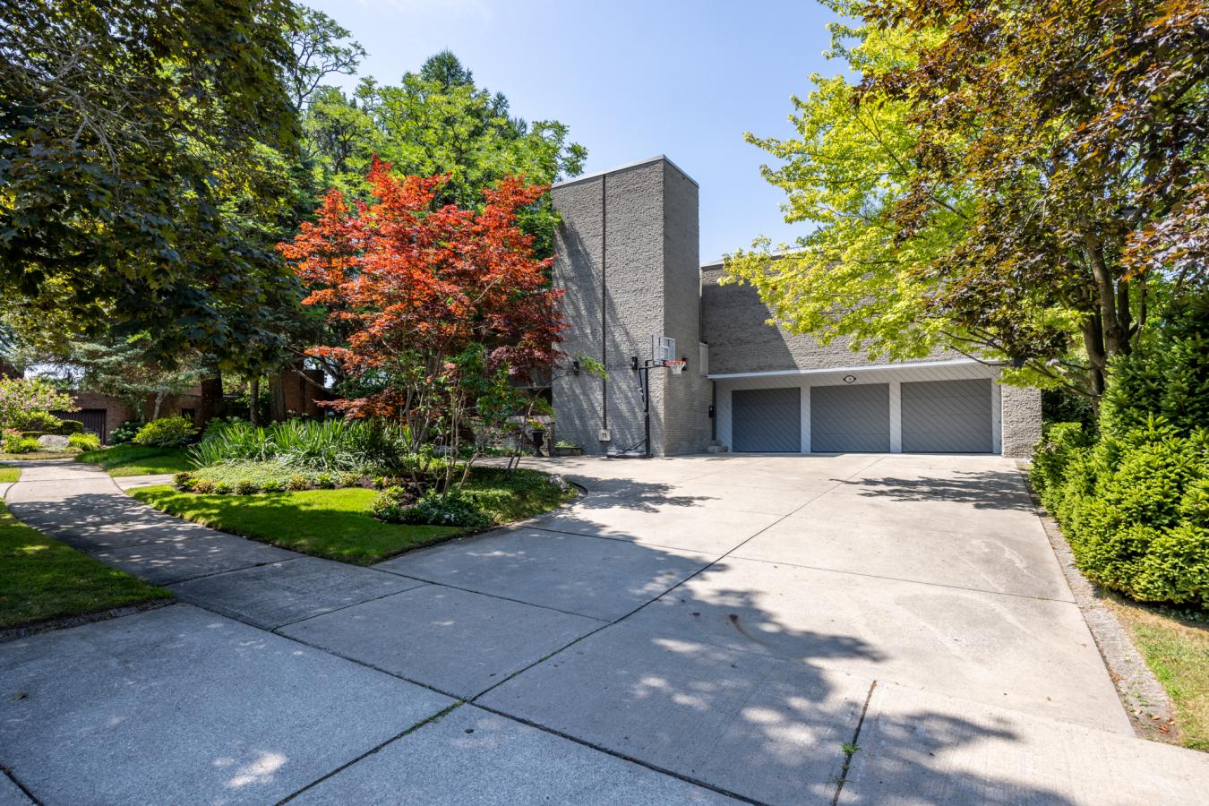 Toronto, ON, M3B 2B9, Canada, 4 Bedrooms Bedrooms, ,5 BathroomsBathrooms,Residential,For Sale,1944204