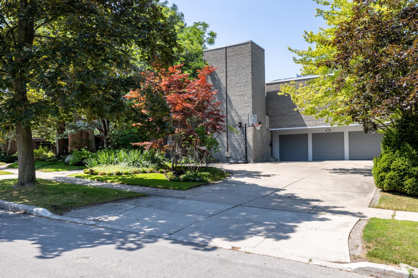 Toronto, ON, M3B 2B9, Canada, 4 Bedrooms Bedrooms, ,5 BathroomsBathrooms,Residential,For Sale,1944204
