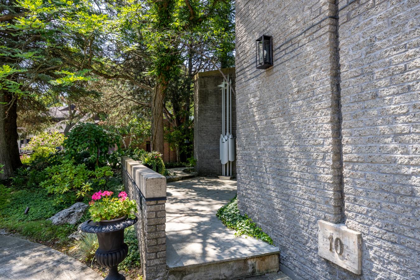 Toronto, ON, M3B 2B9, Canada, 4 Bedrooms Bedrooms, ,5 BathroomsBathrooms,Residential,For Sale,1944204