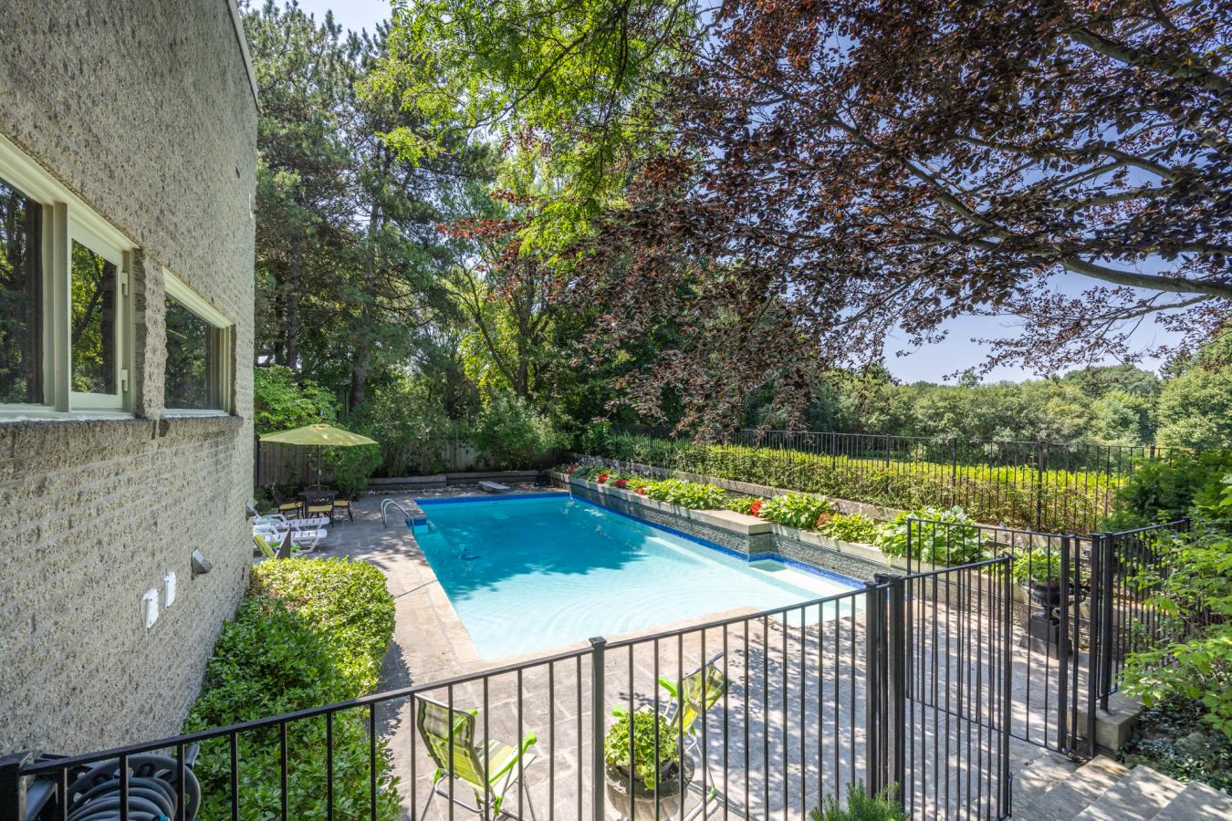 Toronto, ON, M3B 2B9, Canada, 4 Bedrooms Bedrooms, ,5 BathroomsBathrooms,Residential,For Sale,1944204