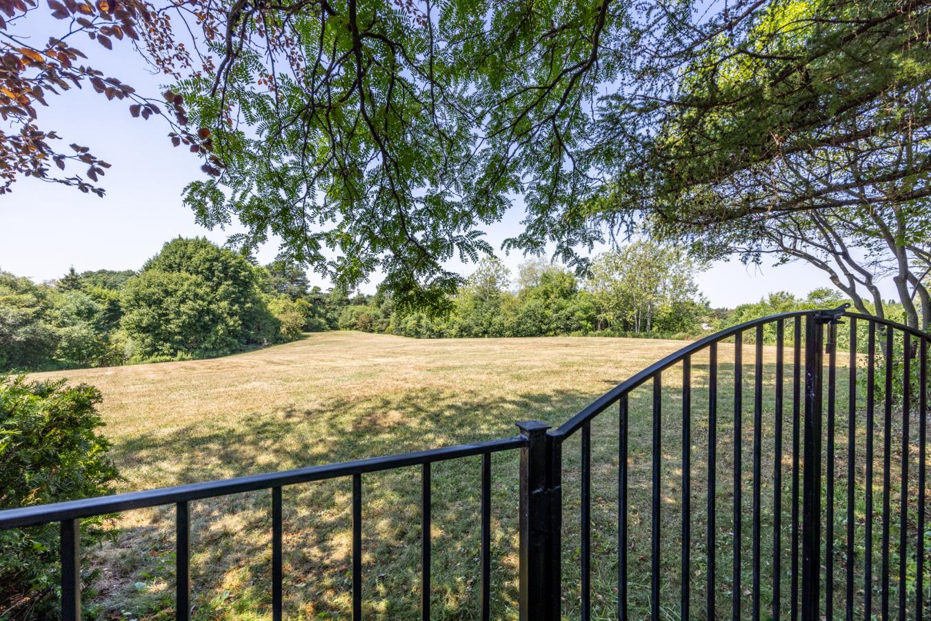 Toronto, ON, M3B 2B9, Canada, 4 Bedrooms Bedrooms, ,5 BathroomsBathrooms,Residential,For Sale,1944204