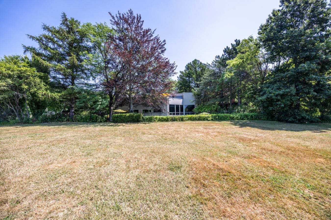 Toronto, ON, M3B 2B9, Canada, 4 Bedrooms Bedrooms, ,5 BathroomsBathrooms,Residential,For Sale,1944204