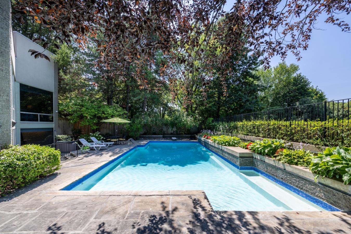 Toronto, ON, M3B 2B9, Canada, 4 Bedrooms Bedrooms, ,5 BathroomsBathrooms,Residential,For Sale,1944204