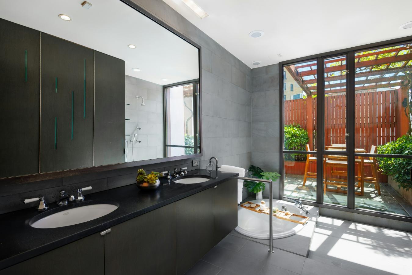 West Village, New York, 10014, United States, 6 Bedrooms Bedrooms, ,6 BathroomsBathrooms,Residential,For Sale,1944201