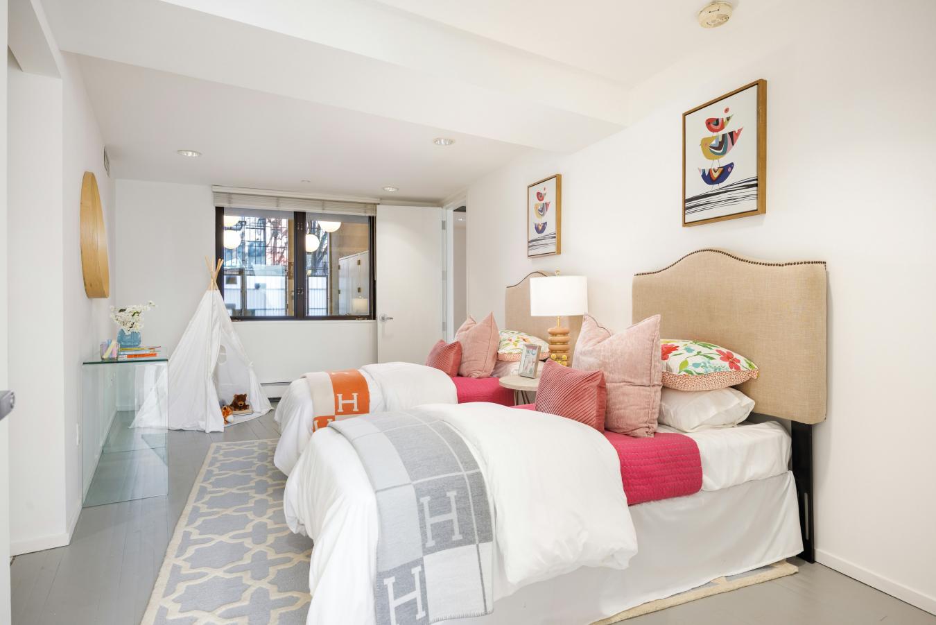West Village, New York, 10014, United States, 6 Bedrooms Bedrooms, ,6 BathroomsBathrooms,Residential,For Sale,1944201