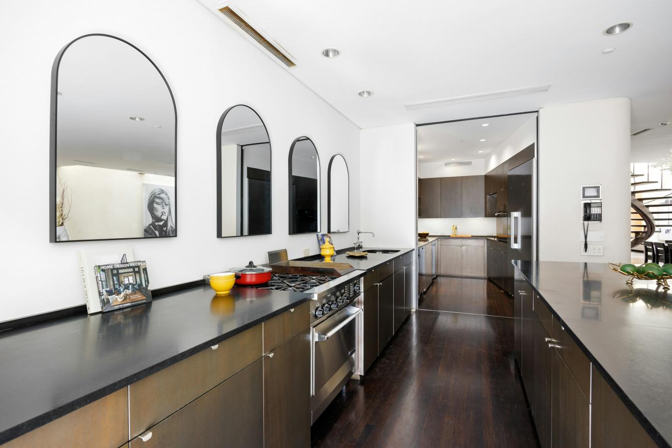 West Village, New York, 10014, United States, 6 Bedrooms Bedrooms, ,6 BathroomsBathrooms,Residential,For Sale,1944201