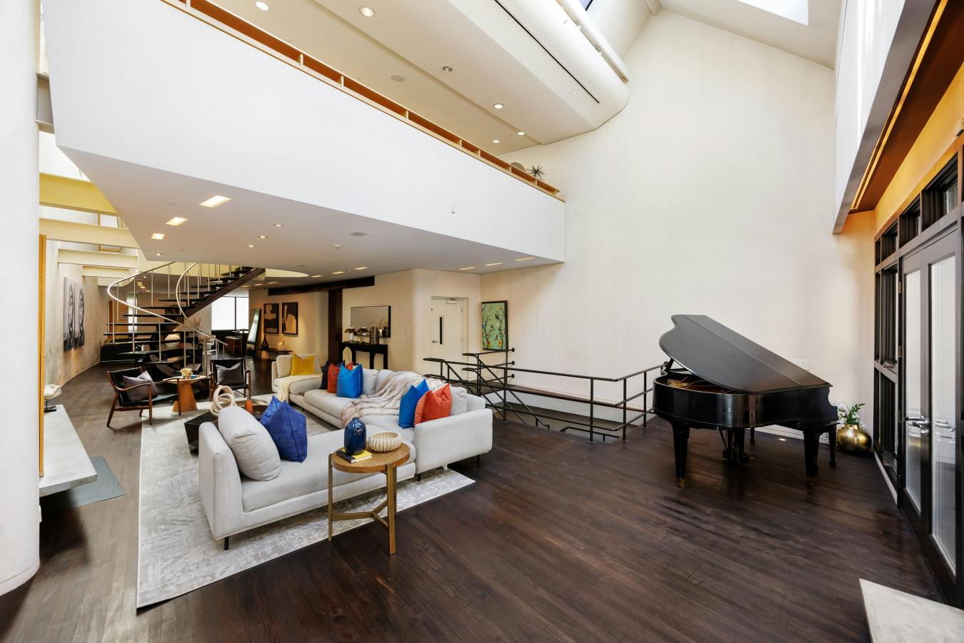 West Village, New York, 10014, United States, 6 Bedrooms Bedrooms, ,6 BathroomsBathrooms,Residential,For Sale,1944201