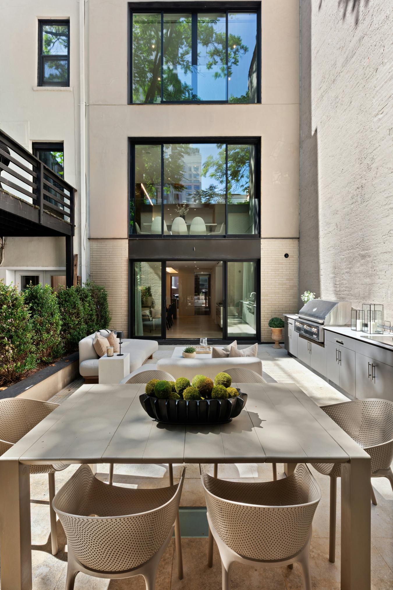 New York, New York, 10065, United States, 5 Bedrooms Bedrooms, ,5 BathroomsBathrooms,Residential,For Sale,1944198
