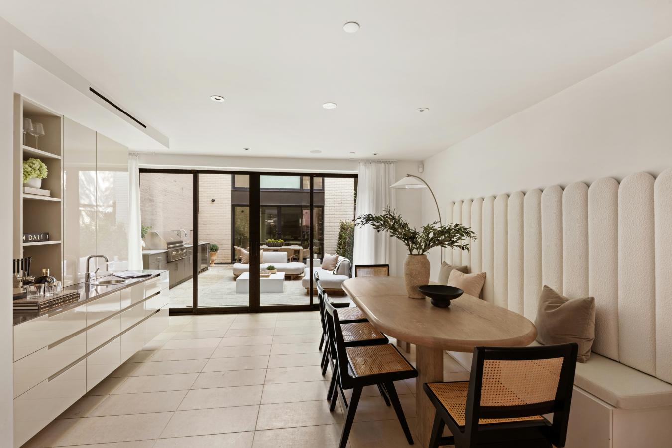 New York, New York, 10065, United States, 5 Bedrooms Bedrooms, ,5 BathroomsBathrooms,Residential,For Sale,1944198