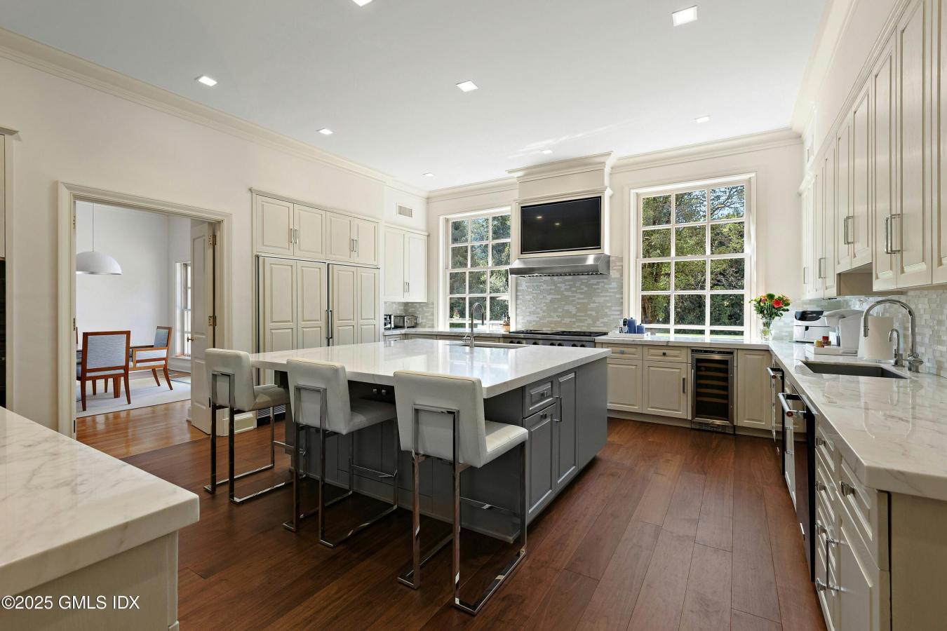 Greenwich, Connecticut, 06831, United States, 6 Bedrooms Bedrooms, ,8 BathroomsBathrooms,Residential,For Sale,1944196