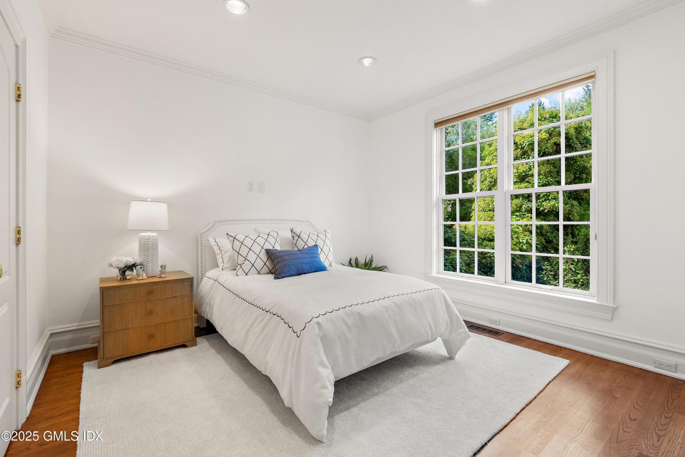 Greenwich, Connecticut, 06831, United States, 5 Bedrooms Bedrooms, ,5 BathroomsBathrooms,Residential,For Sale,1944193