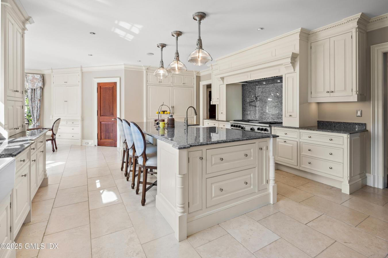 Greenwich, Connecticut, 06831, United States, 5 Bedrooms Bedrooms, ,5 BathroomsBathrooms,Residential,For Sale,1944193