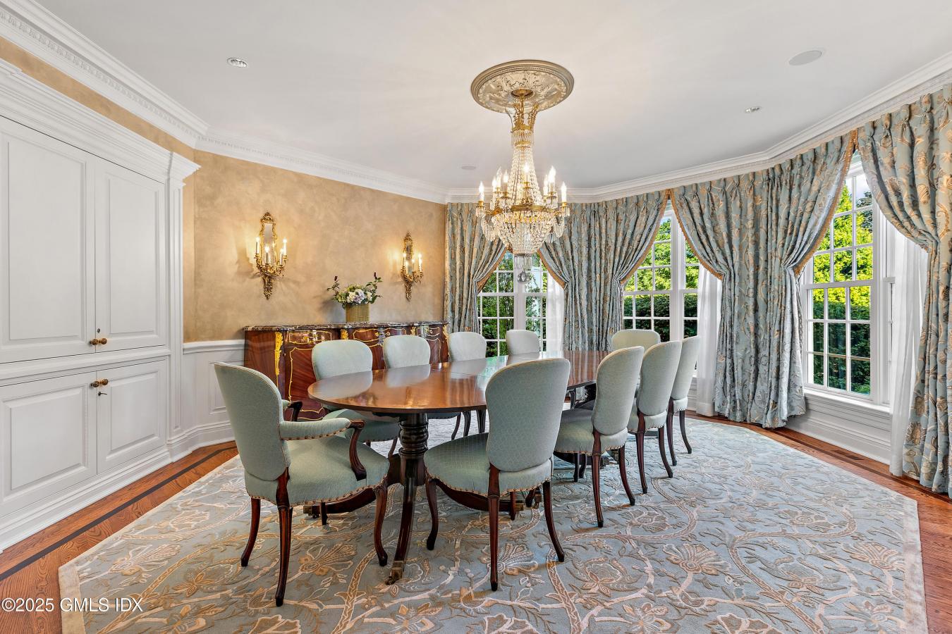 Greenwich, Connecticut, 06831, United States, 5 Bedrooms Bedrooms, ,5 BathroomsBathrooms,Residential,For Sale,1944193