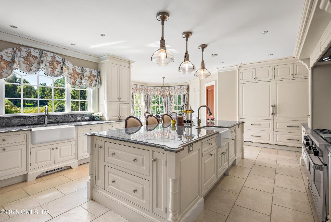 Greenwich, Connecticut, 06831, United States, 5 Bedrooms Bedrooms, ,5 BathroomsBathrooms,Residential,For Sale,1944193