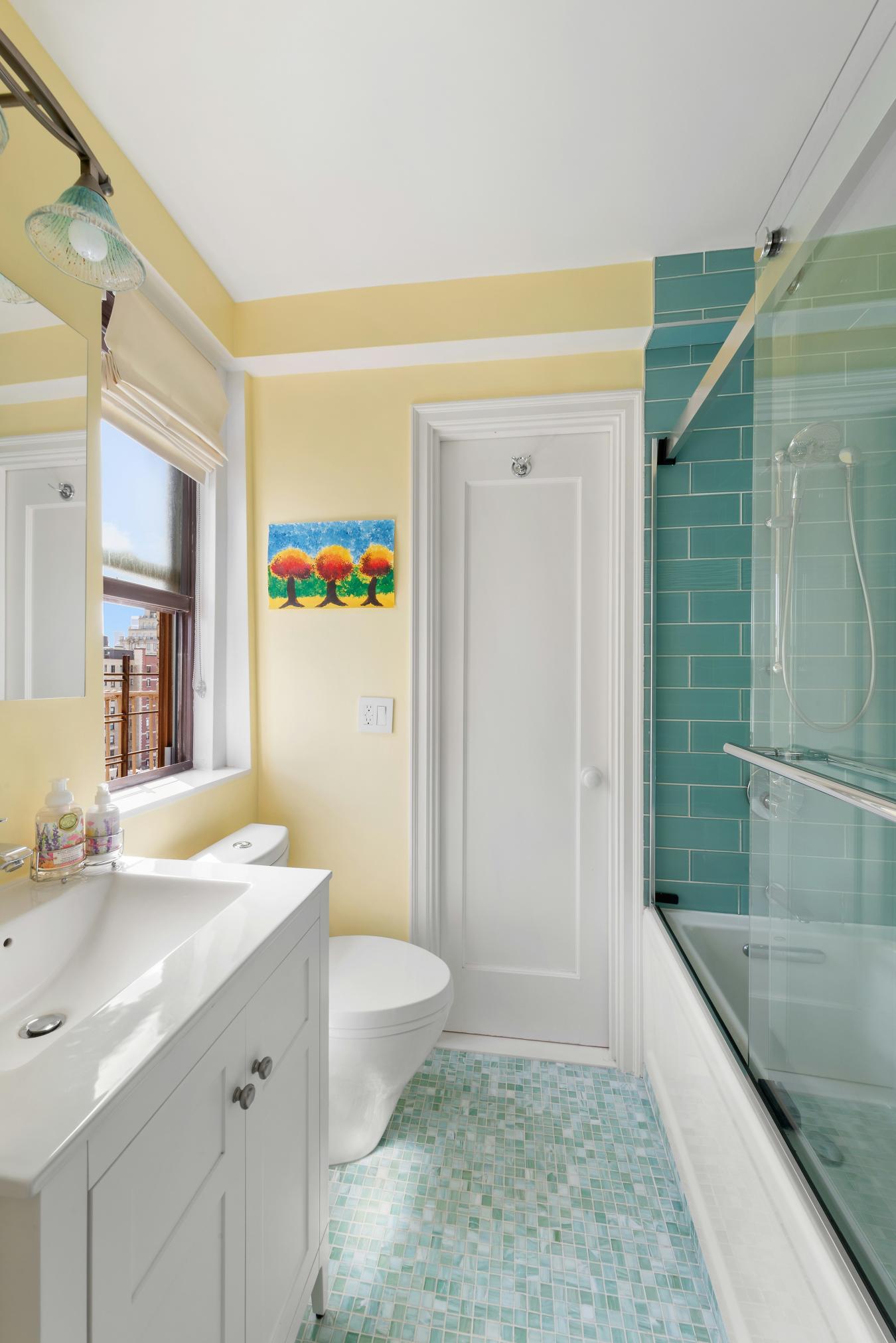 New York, New York, 10024, United States, 4 Bedrooms Bedrooms, ,3 BathroomsBathrooms,Residential,For Sale,1944194