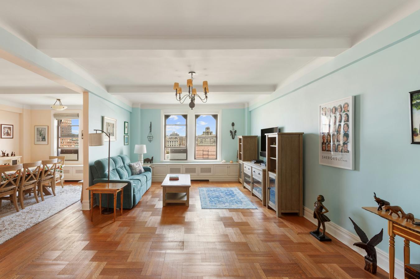New York, New York, 10024, United States, 4 Bedrooms Bedrooms, ,3 BathroomsBathrooms,Residential,For Sale,1944194