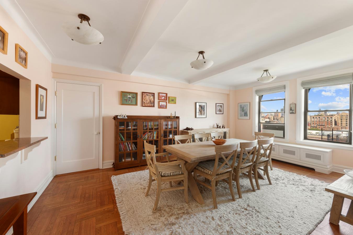 New York, New York, 10024, United States, 4 Bedrooms Bedrooms, ,3 BathroomsBathrooms,Residential,For Sale,1944194