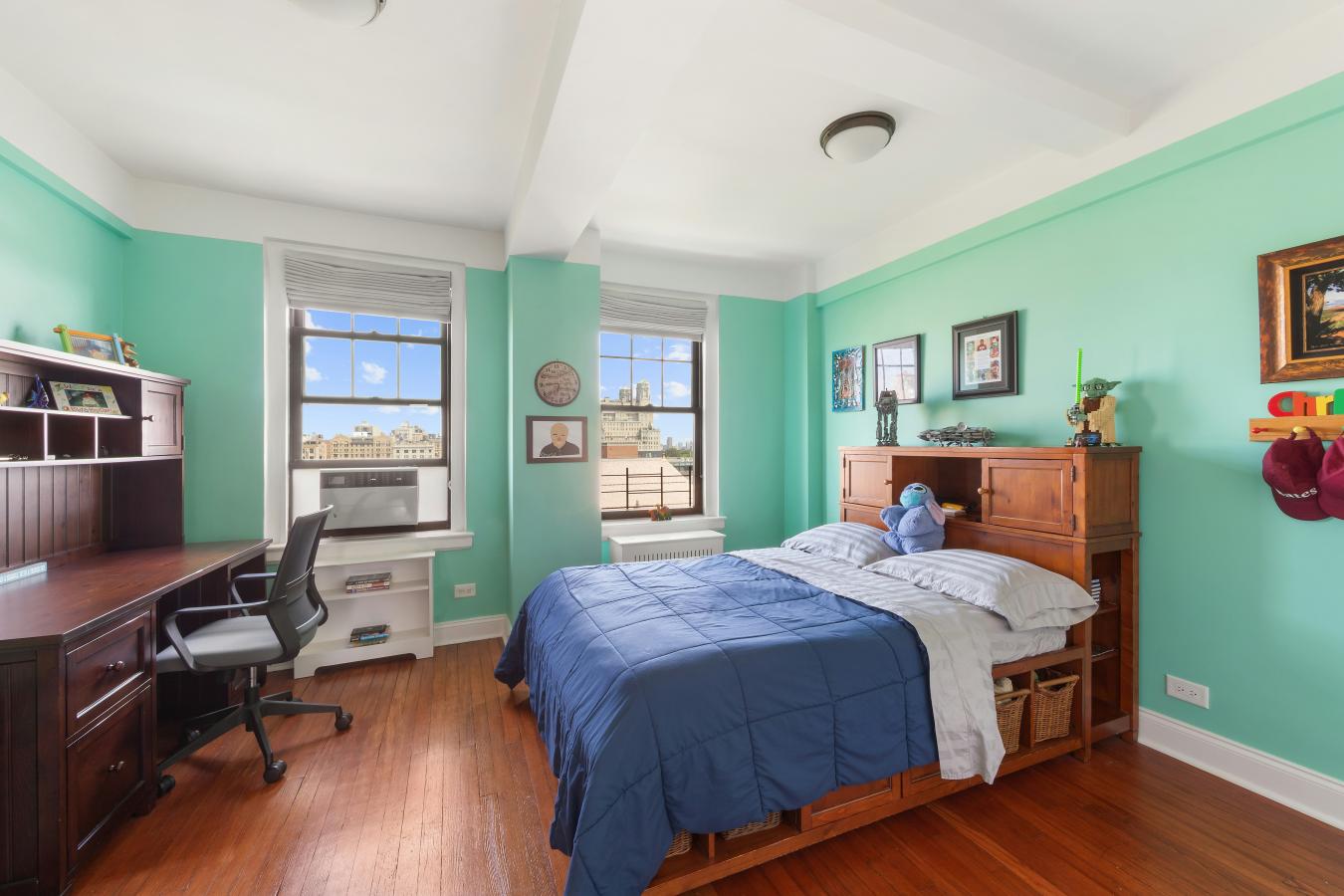 New York, New York, 10024, United States, 4 Bedrooms Bedrooms, ,3 BathroomsBathrooms,Residential,For Sale,1944194
