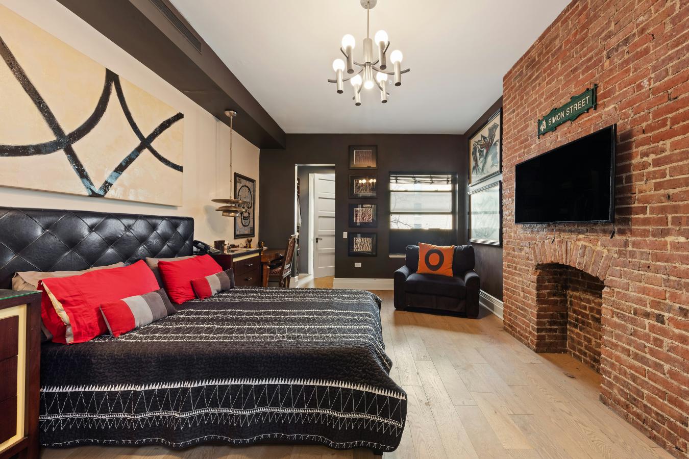 New York, New York, 10025, United States, 4 Bedrooms Bedrooms, ,3 BathroomsBathrooms,Residential,For Sale,1944192