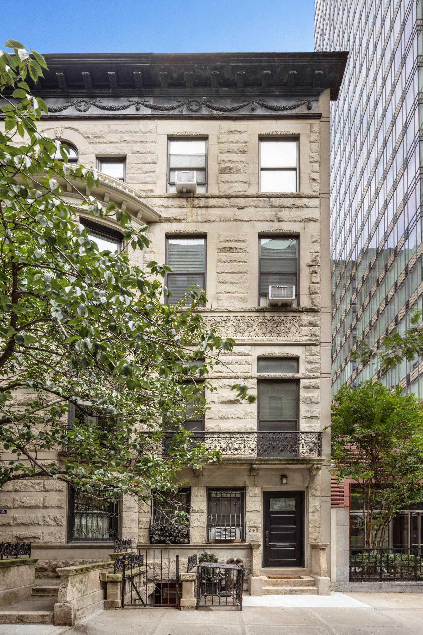 New York, New York, 10025, United States, 4 Bedrooms Bedrooms, ,3 BathroomsBathrooms,Residential,For Sale,1944192