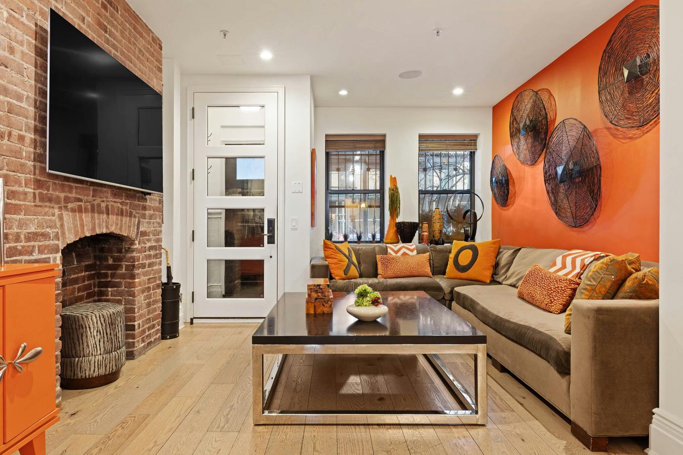 New York, New York, 10025, United States, 4 Bedrooms Bedrooms, ,3 BathroomsBathrooms,Residential,For Sale,1944192