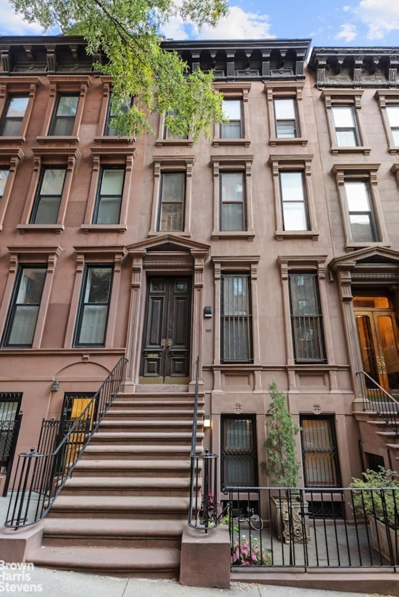 New York, New York, 10128, United States, 8 Bedrooms Bedrooms, ,2 BathroomsBathrooms,Residential,For Sale,1944189