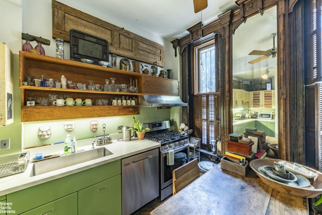 New York, New York, 10128, United States, 8 Bedrooms Bedrooms, ,2 BathroomsBathrooms,Residential,For Sale,1944189