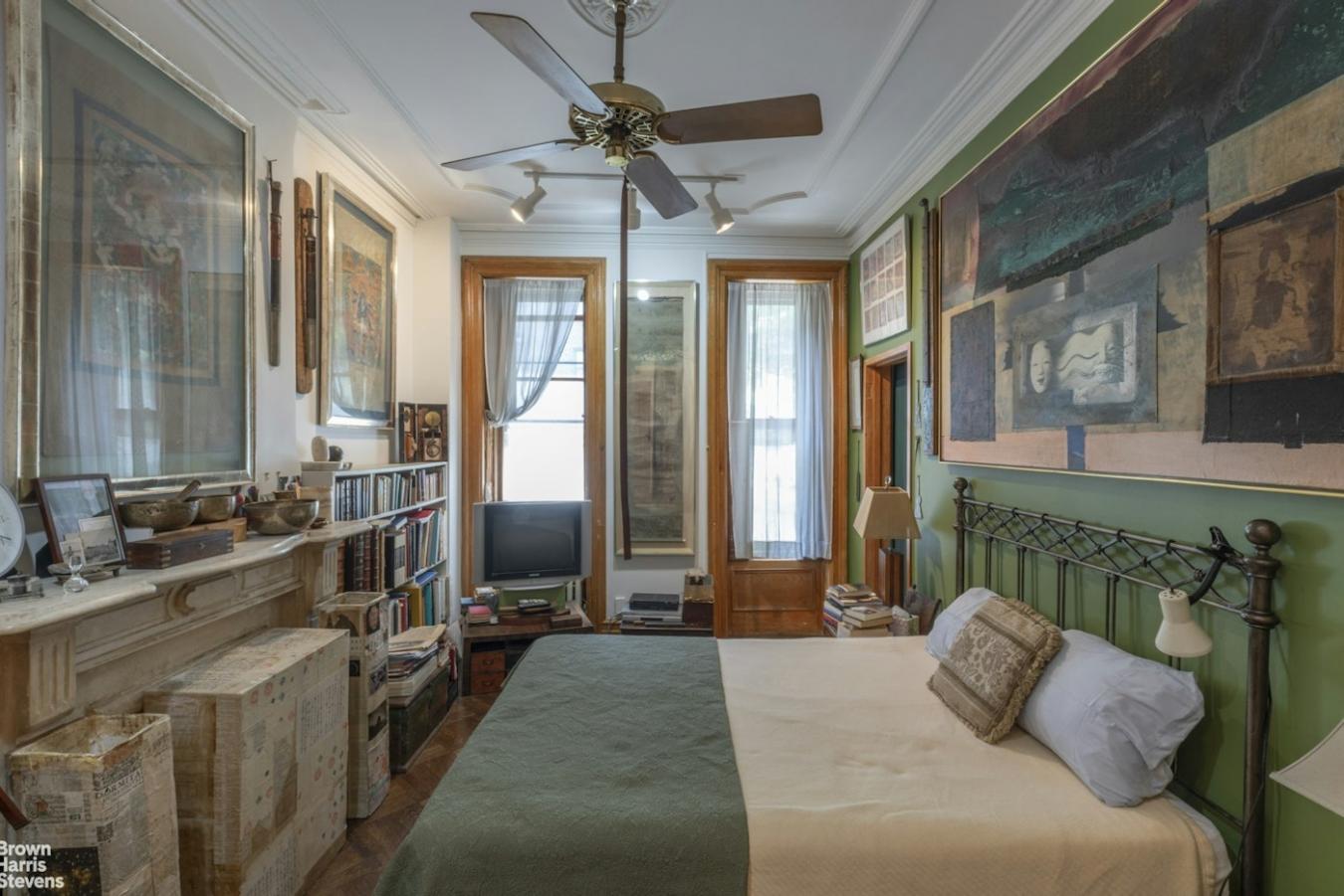 New York, New York, 10128, United States, 8 Bedrooms Bedrooms, ,2 BathroomsBathrooms,Residential,For Sale,1944189