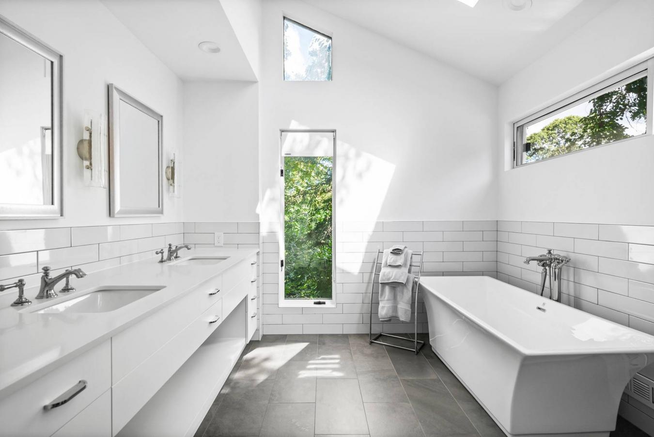 Village of Quogue, New York, 11959, United States, 3 Bedrooms Bedrooms, ,3 BathroomsBathrooms,Residential,For Sale,1944188