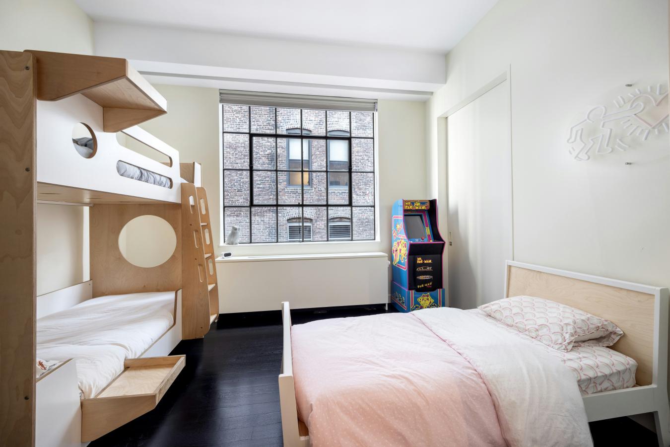Flatiron, New York, 10016, United States, 3 Bedrooms Bedrooms, ,2 BathroomsBathrooms,Residential,For Sale,1944187