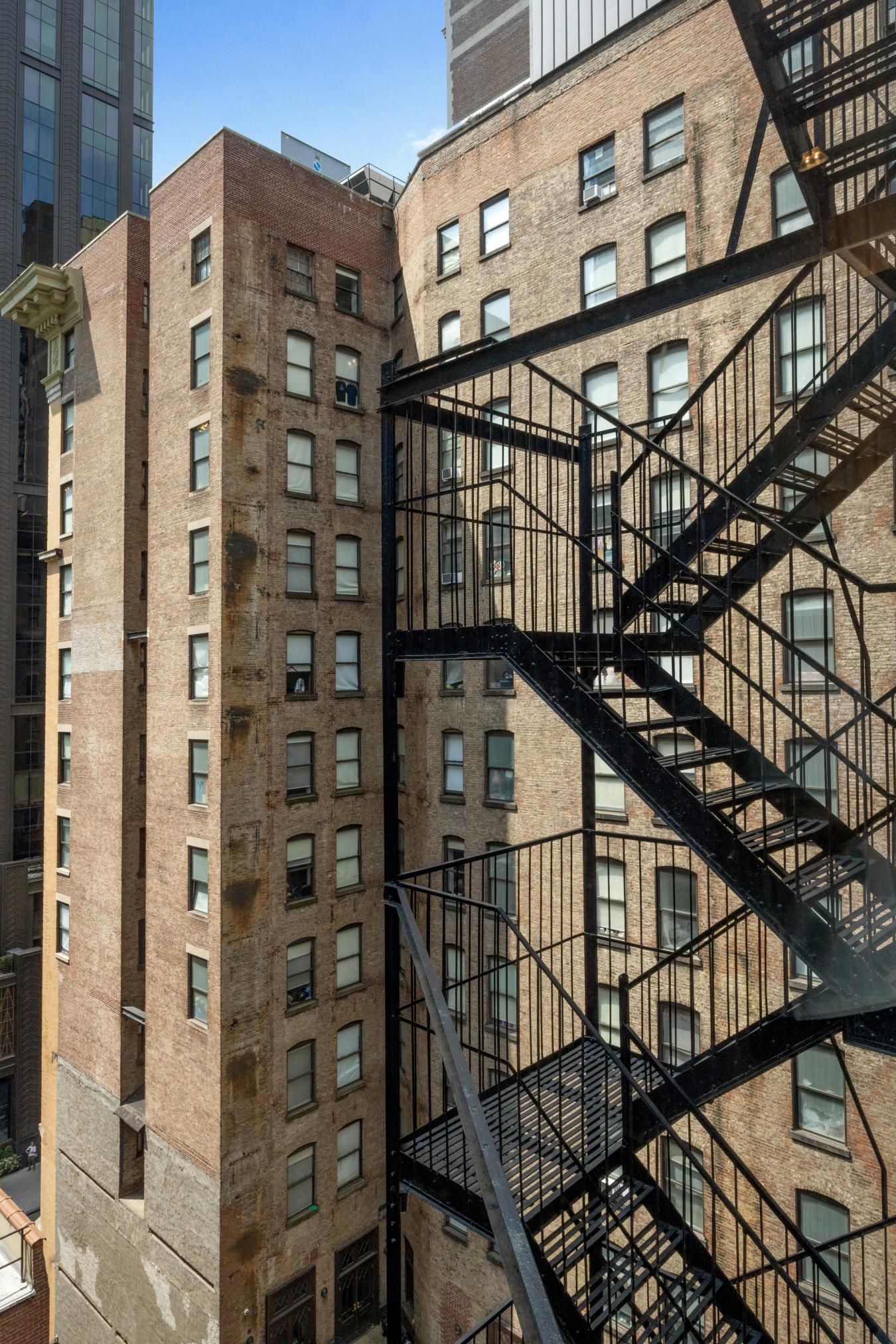 Flatiron, New York, 10016, United States, 3 Bedrooms Bedrooms, ,2 BathroomsBathrooms,Residential,For Sale,1944187