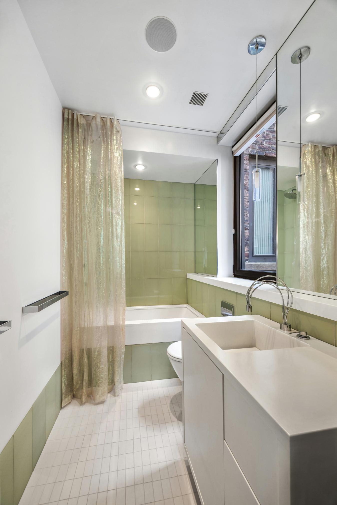 Flatiron, New York, 10016, United States, 3 Bedrooms Bedrooms, ,2 BathroomsBathrooms,Residential,For Sale,1944187