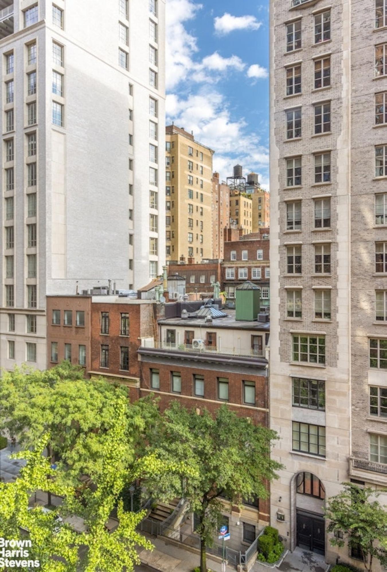 New York, New York, 10075, United States, 4 Bedrooms Bedrooms, ,3 BathroomsBathrooms,Residential,For Sale,1944183