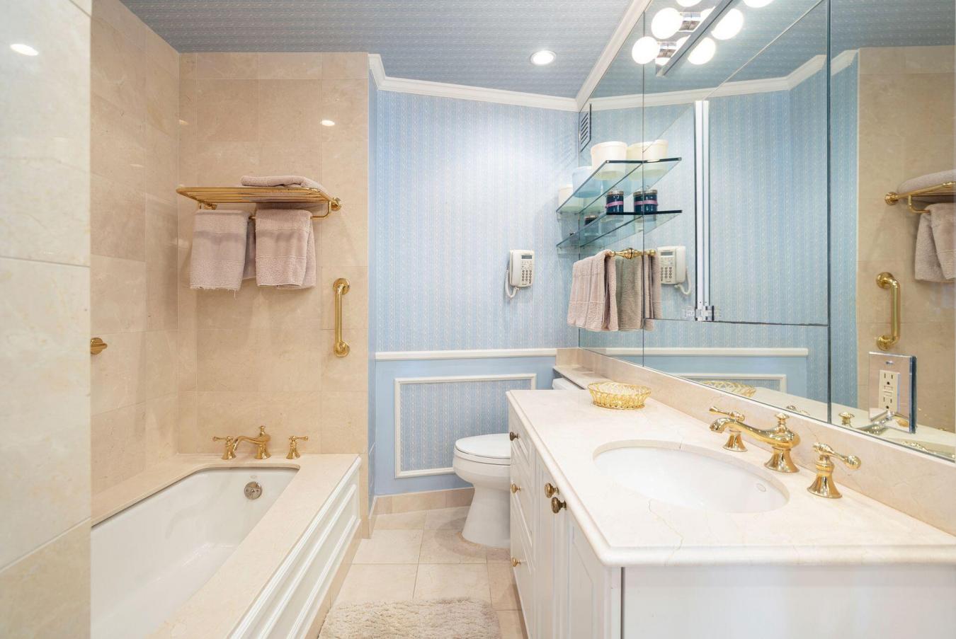 Palm Beach, Florida, 33480, United States, 3 Bedrooms Bedrooms, ,3 BathroomsBathrooms,Residential,For Sale,1944184